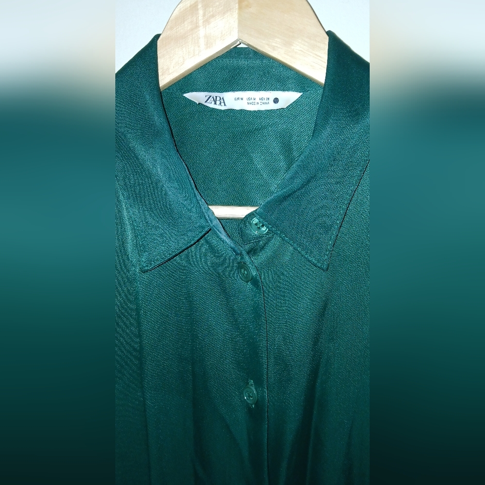Women's Zara Button Down Top Size Medium